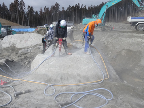 岩破砕工事【斫り工事】