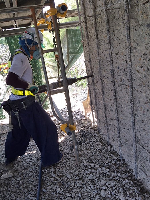 新屋跨道橋橋梁補修工事